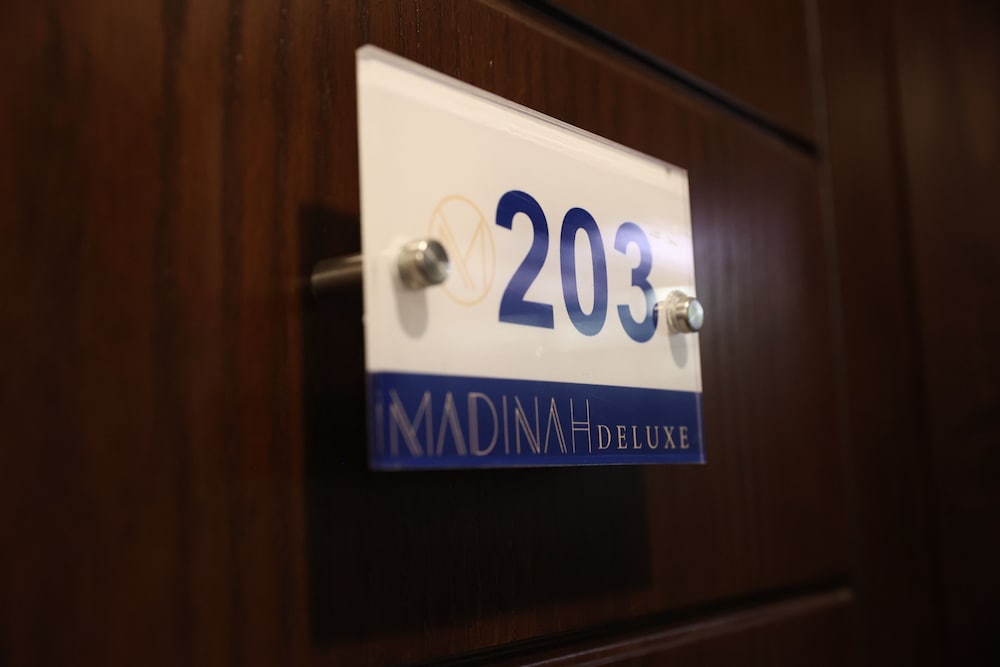 madinah deluxe hotel