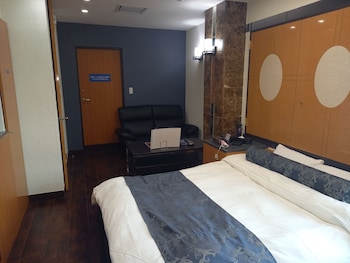 hotel c plus adults only