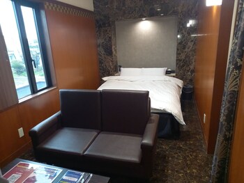 hotel c plus adults only