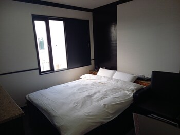 hotel c plus adults only