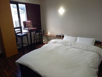 hotel c plus adults only