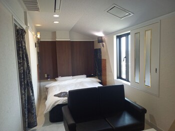 hotel c plus adults only