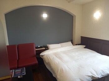 hotel c plus adults only