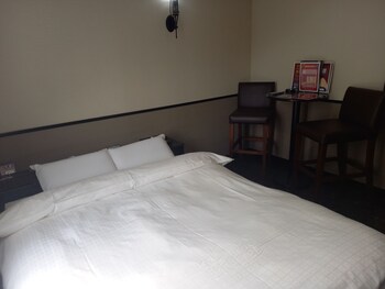 hotel c plus adults only