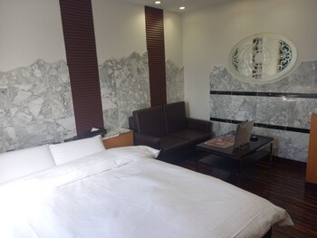 hotel c plus adults only