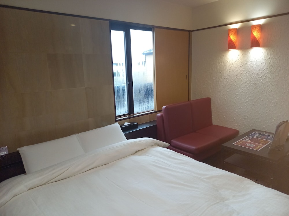 hotel c plus adults only