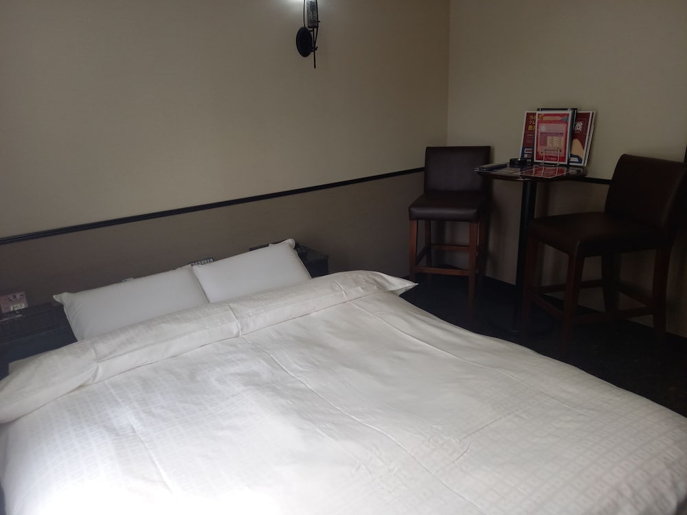 hotel c plus adults only