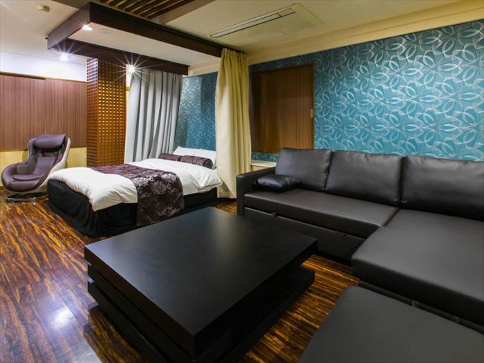 hotel c plus adults only