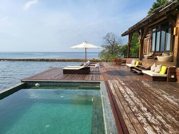 full moon island resort