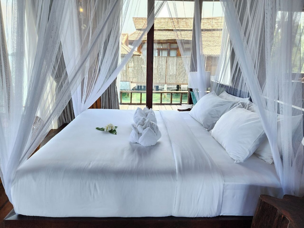 full moon island resort
