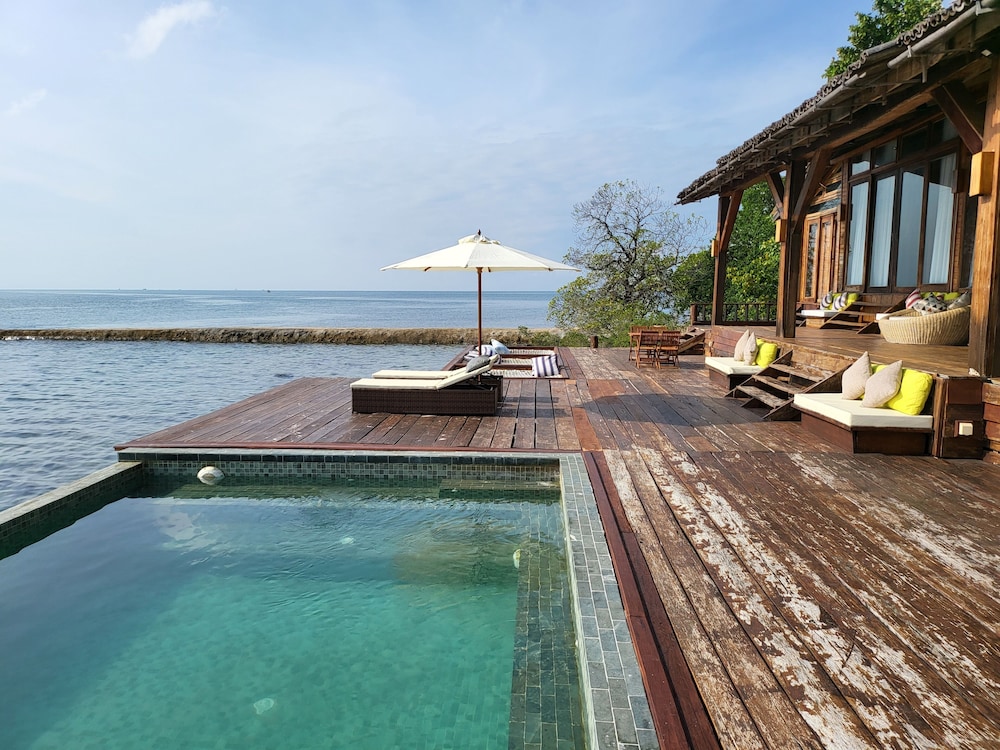 full moon island resort