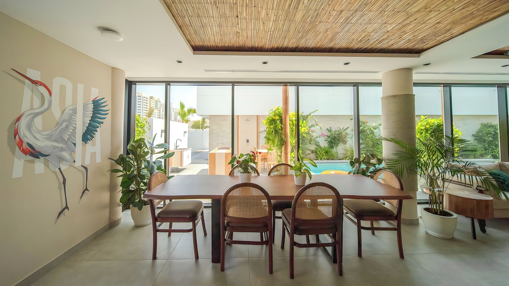 nas house private villas