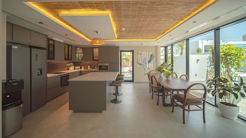 nas house private villas