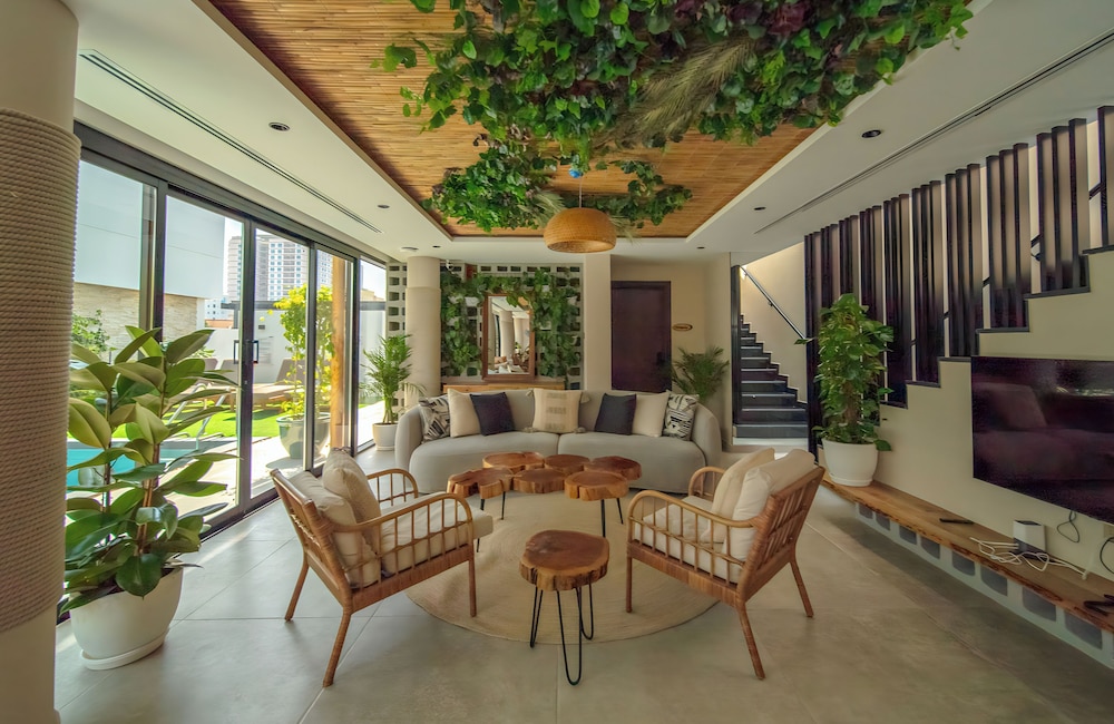 nas house private villas