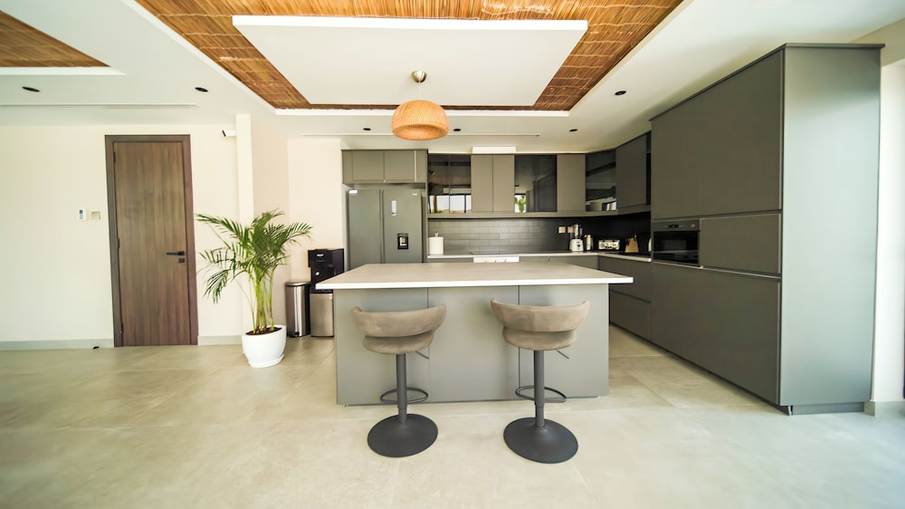 nas house private villas