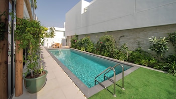 nas house private villas