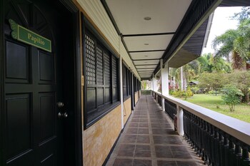 grand villa laguna