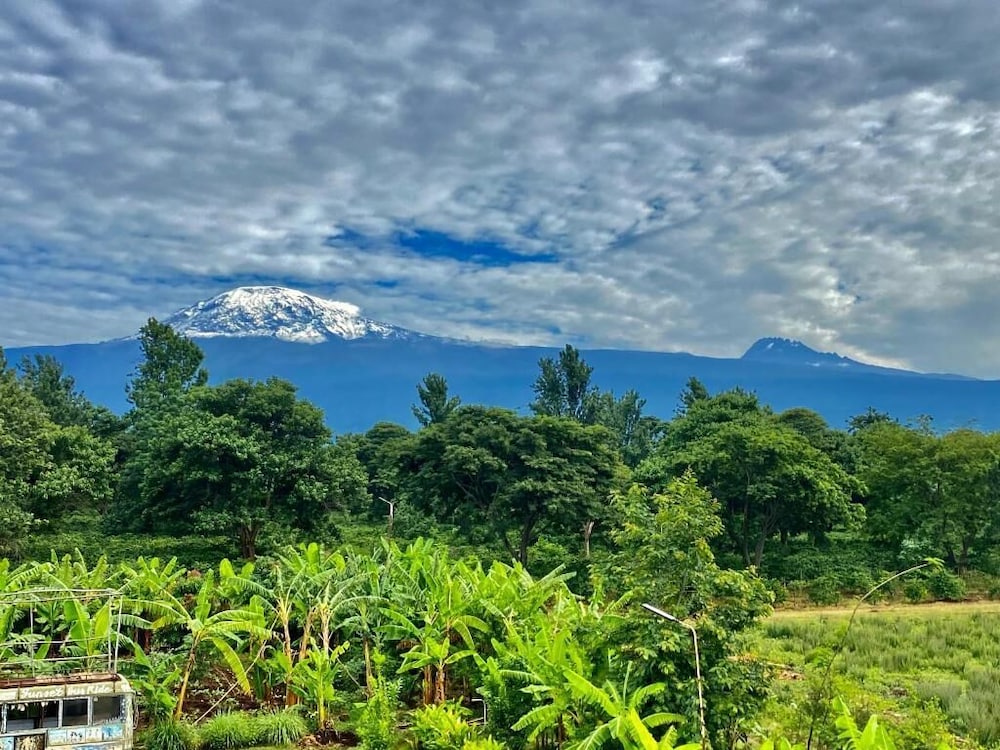 mount kilimanjaro360 view cottage