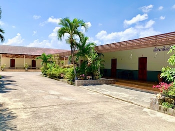 Baan Kenpoo Resort,,2 star