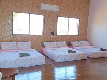 parinya hill homestay and cafe koh larn