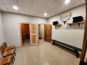 The Lodge Luxury Suites,,2 star