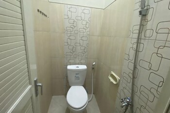 spot on 93832 lies kostel syariah