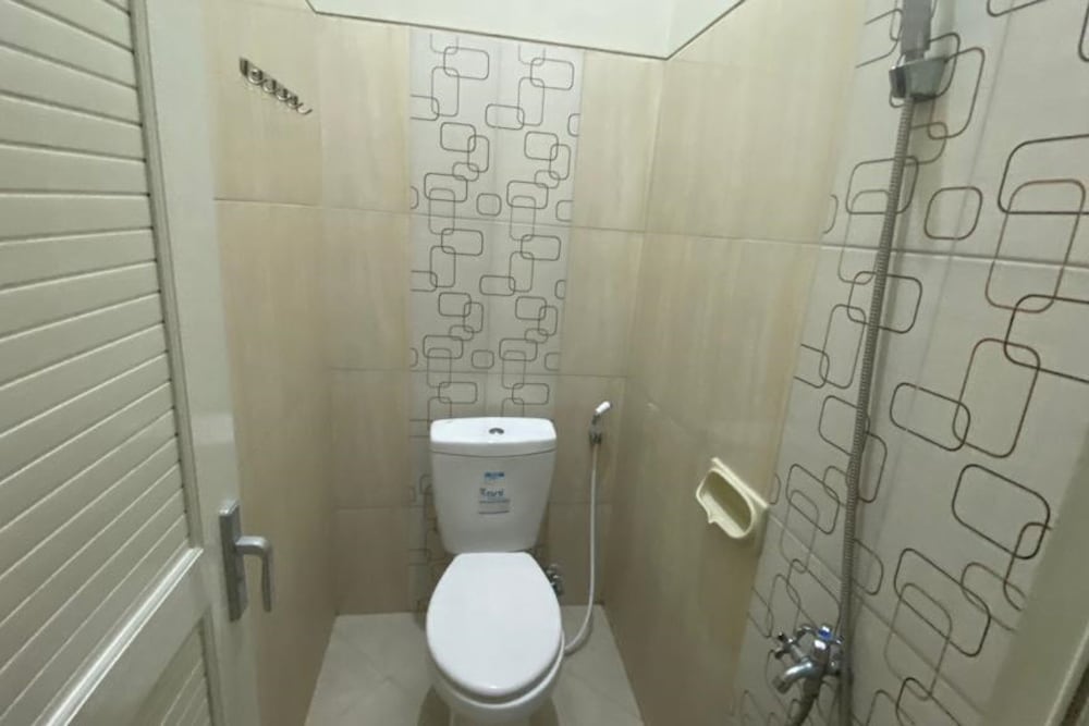 spot on 93832 lies kostel syariah