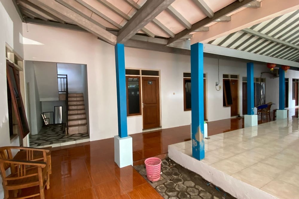 spot on 93832 lies kostel syariah