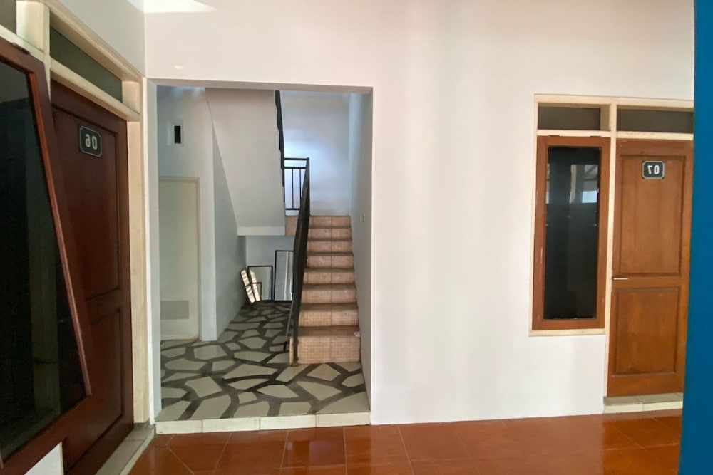 spot on 93832 lies kostel syariah