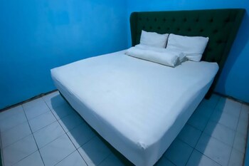 spot on 93832 lies kostel syariah