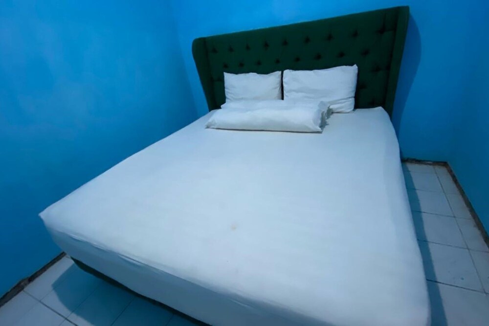 spot on 93832 lies kostel syariah