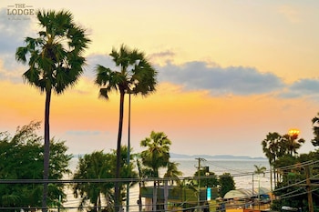 the lodge jomtien 7