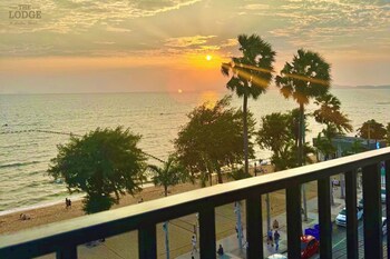 the lodge jomtien 7