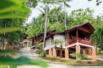 samui wooden hill