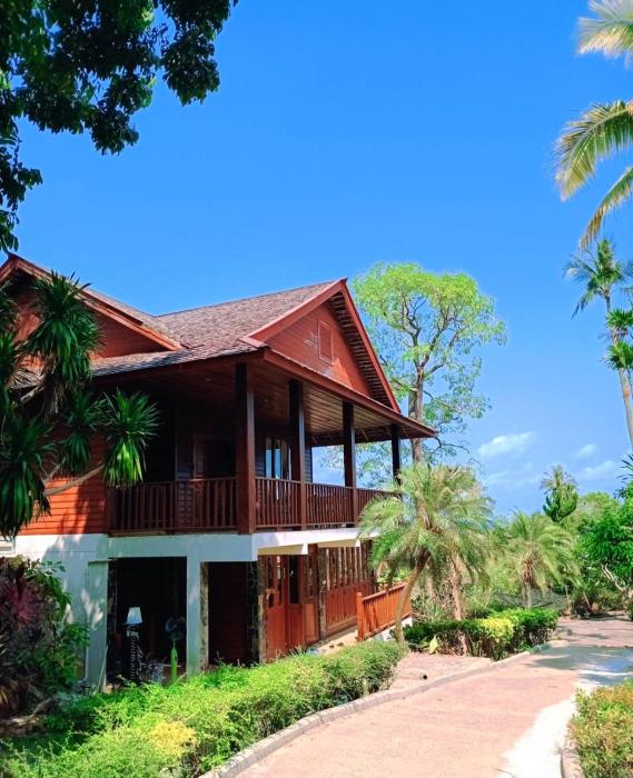 samui wooden hill