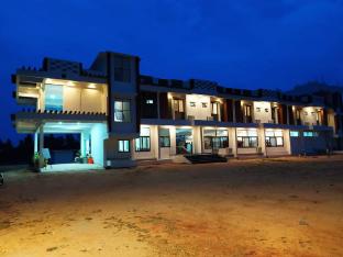 hampi delmont resort