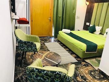 Eden Rock River Resort,,2 star