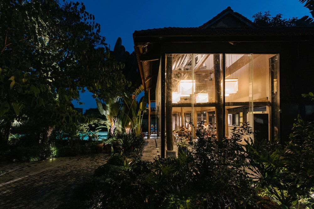 toki retreat van long