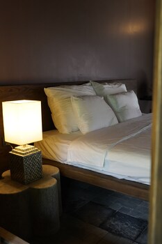 toki retreat van long