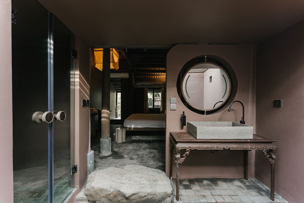 toki retreat van long