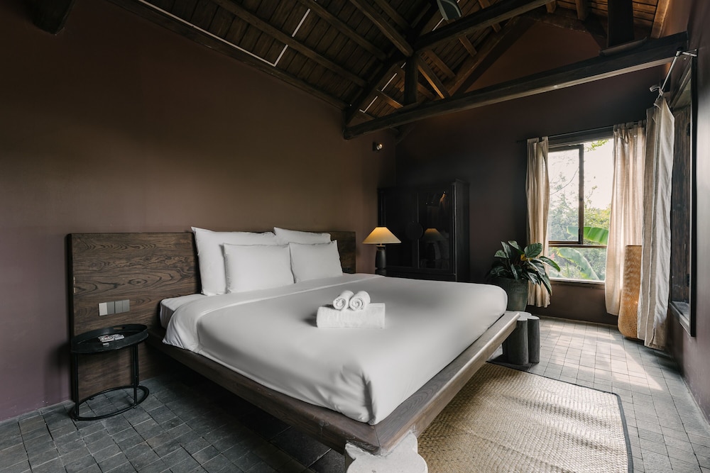 toki retreat van long