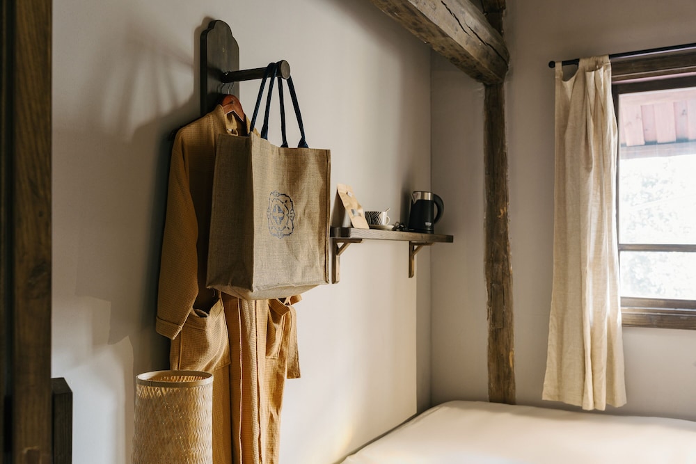 toki retreat van long