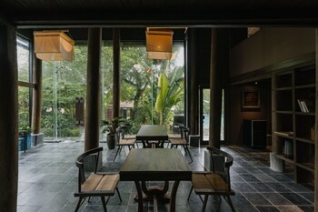 toki retreat van long