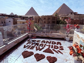 locanda pyramids view