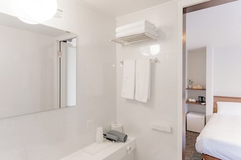 haostay kawaguchiko art museum