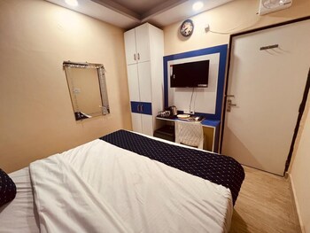 hotel metro view adarsh nagar metro