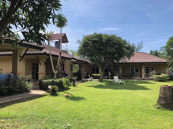 Sweet Mango Khaolak,,2 star