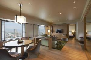 hilton osaka