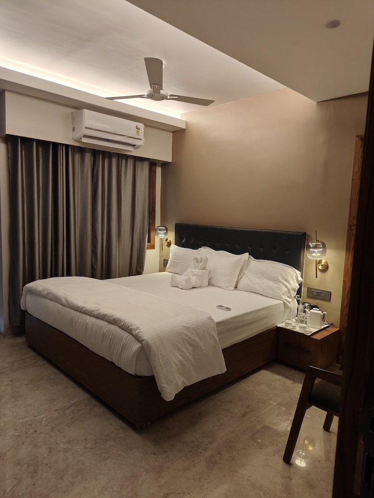 sakthi holidays inn