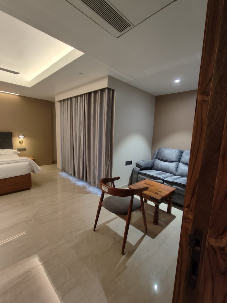 sakthi holidays inn